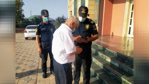 Polis toya gedən 16 nəfəri geri qaytardı