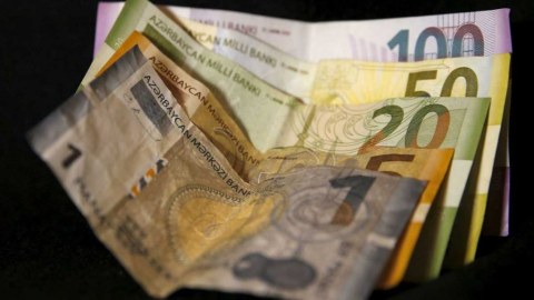 Əhalinin banklardakı əmanətləri artıb