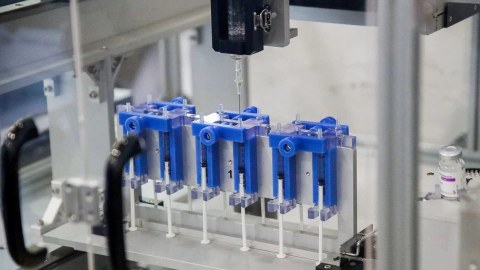 Peyvəndləri avtomatik dolduran robot hazırlandı