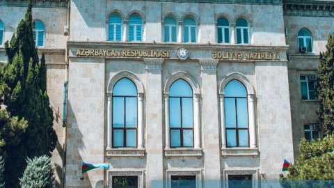 1600-dən çox akt hüquqi ekspertizadan keçirildi