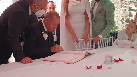Ərdoğan müsəlman liderin qızının nikah şahidi oldu - FOTOLAR