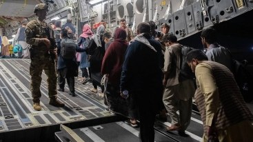 Əfqanıstandan 140 min insan təxliyə edildi