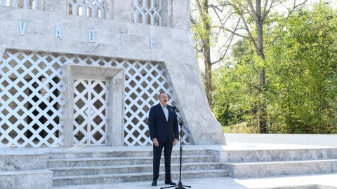 Prezident və birinci xanım Vaqif Poeziya Günlərinin açılışında - YENİLƏNİB