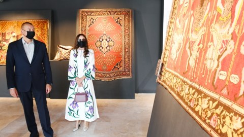 İlham Əliyev və Mehriban Əliyeva Şuşada açılan sərgilərdə - FOTOLAR