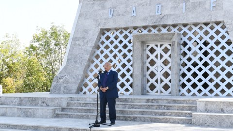 “Təəssüf edirəm ki, Heydər Əliyev bu günü görmədi” - Xalq yazıçısı