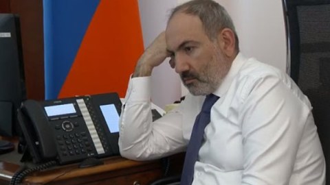 Putin 2 gün Paşinyanın zənglərinə cavab verməyib