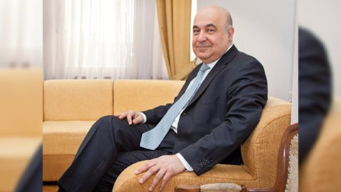 Koronavirusa yoluxan Çingiz Abdullayev xəstəxanaya yerləşdirildi