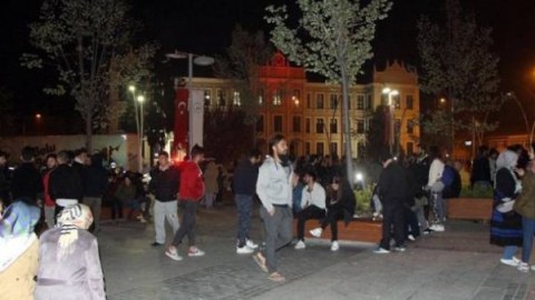 Türkiyədə zəlzələ: Əhali təşvişə düşdü