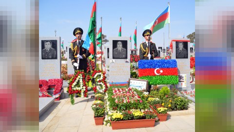 General şəhid pilotdan danışdı: “Onun qəhrəmanlığı örnəkdir”