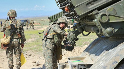 Ermənistanda ehtiyatda olan hərbçilər təlimə çağırıldı