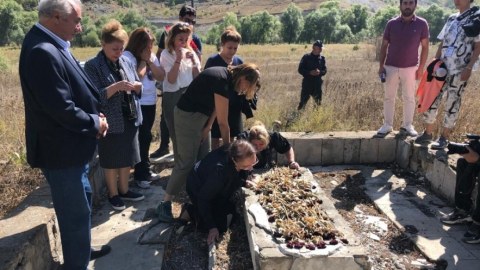 Kəlbəcərlilər doğma yurdda doğmalarının qəbirlərini ziyarət ediblər - FOTOLAR