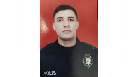 Dənizdə batan polis 4 nəfəri ölümdən xilas edibmiş - TƏFƏRRÜAT  