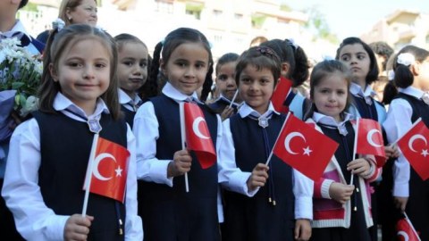 Türkiyədə dərslər əyani formada BAŞLADI