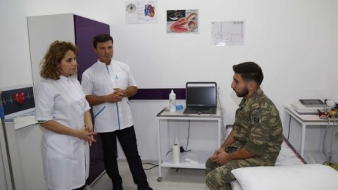 Ukraynalı həkimlər qazilərimizi müayinə etdi - FOTO