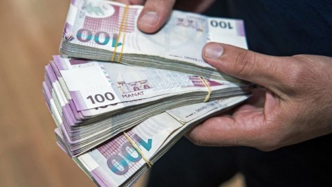 44 min manat mənimsəyən məktəbin vəzifəli şəxslərinə cinayət işi açıldı