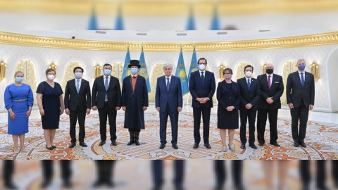 Səfirimiz etimadnaməsini Tokayevə təqdim etdi