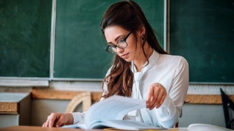 Vaksin vurdurmayan müəllimlərə maaş verilməyəcək? 
