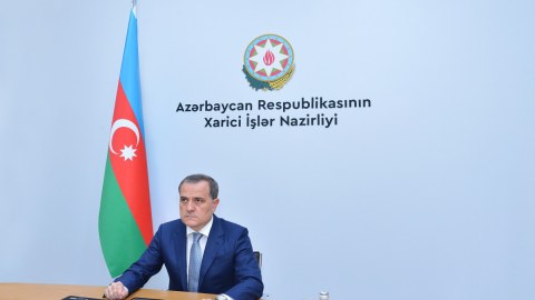 Ceyhun Bayramov diplomatlarla müşavirə keçirdi