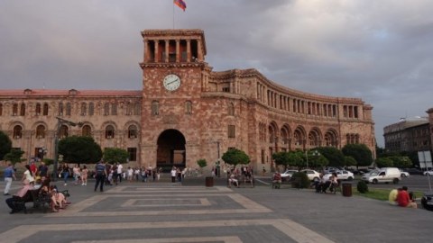Ermənistan Türkiyə ilə danışıqlara başladı