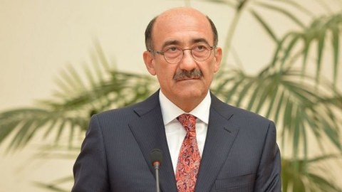 Zakir Sultanov Əbülfəs Qarayevi məhkəməyə çağırdı