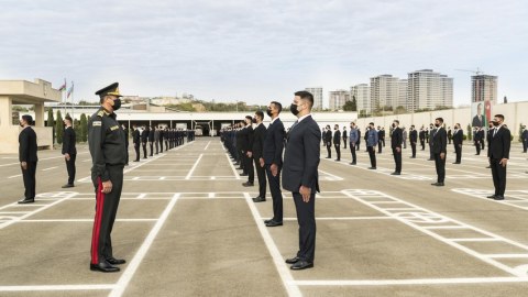Vilayət Eyvazov sıra baxışı keçirdi