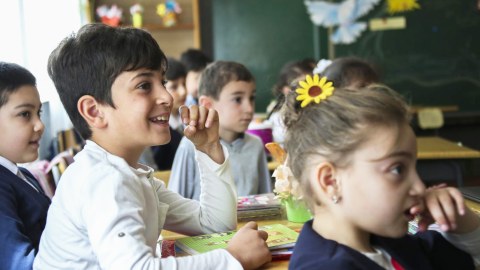 Məktəblilərin tətil günləri dəyişdirildi