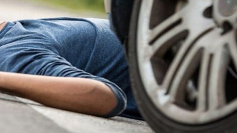 Yolu keçən piyadanı maşın vurub öldürdü