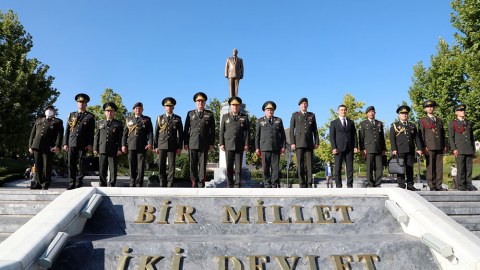 Kərim Vəliyev Ankarada Heydər Əliyev Parkını ziyarət edib