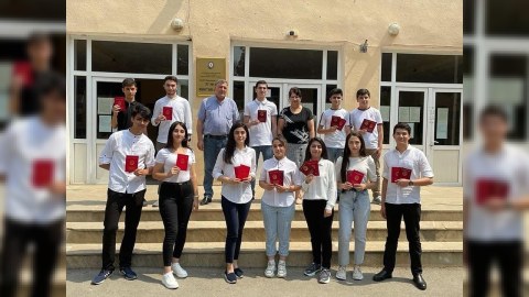 Bu sinfin bütün məzunları tələbə oldu - FOTO
