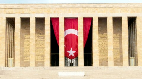 Kərim Vəliyev Anıtqəbiri ziyarət edib