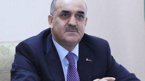 Səlim Müslümov vəkilindən imtina etdi
