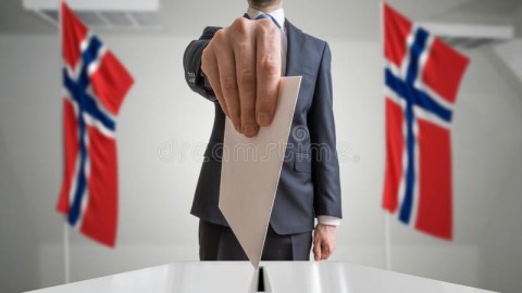 Norveçdə parlament seçkiləri: Mərkəz-sol öndədir