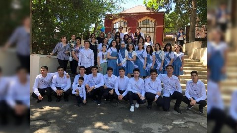 Sinif yoldaşları: Məzunların hamısı iki universitetə qəbul oldu