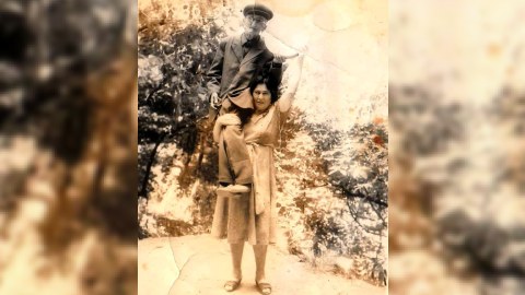 Bir şəklin tarixçəsi - Erməni qadının çiyninə çıxan azərbaycanlı XANƏNDƏ 