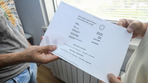 1000-ə yaxın şəxsə əks göstəriş sertifikatı verilib