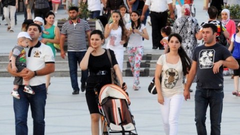Əhalinin sayı AÇIQLANDI: Qadınlar kişilərdən çoxdur