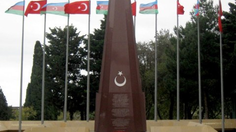 Siyasi partiyaların nümayəndələri Türk Şəhidliyini ziyarət edib