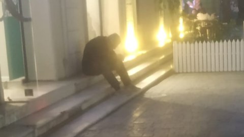 Nazirlik Səyavuş Aslanın küçədə gecələyən oğlunu axtarır