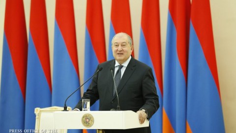 Ermənistan prezidenti Fransaya getdi