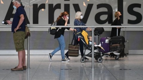 Britaniya Türkiyədən səyahət qadağasını ləğv edir