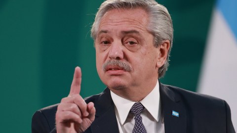 Argentina prezidenti komandasını yenilədi