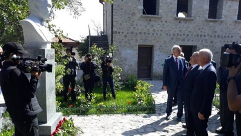Tanınmış mədəniyyət xadimləri Şuşada