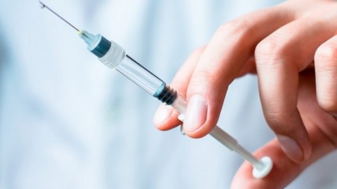 Revaksinasiya koronavirusdan müdafiəni 20 dəfə artırır