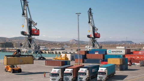 Azərbaycan limanlarında aşırılan yüklərin həcmi 6 milyon tona çatıb 