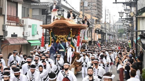 Yaponiyada ayinlər festivalı yenidən küçələrə qayıtdı