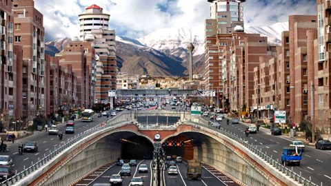 Tehran: "Qonşu ölkələrin ərazi bütövlüyü hər şeydən üstündür"