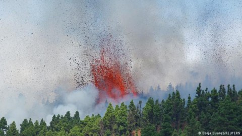 Bu ölkədə vulkan püskürdü