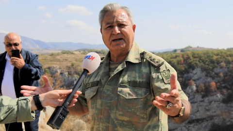 Xalq artisti Şuşada oğlunun şəhid olduğu yerdə - VİDEO