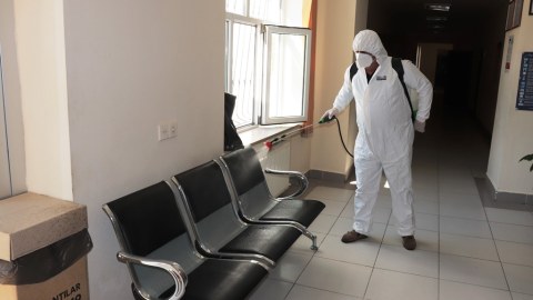 Təhsil müəssisələrində dezinfeksiya işləri aparılır - FOTOLAR
