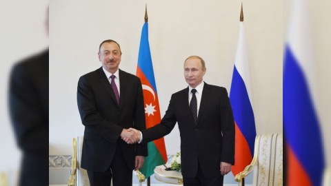 İlham Əliyev Vladimir Putini təbrik edib